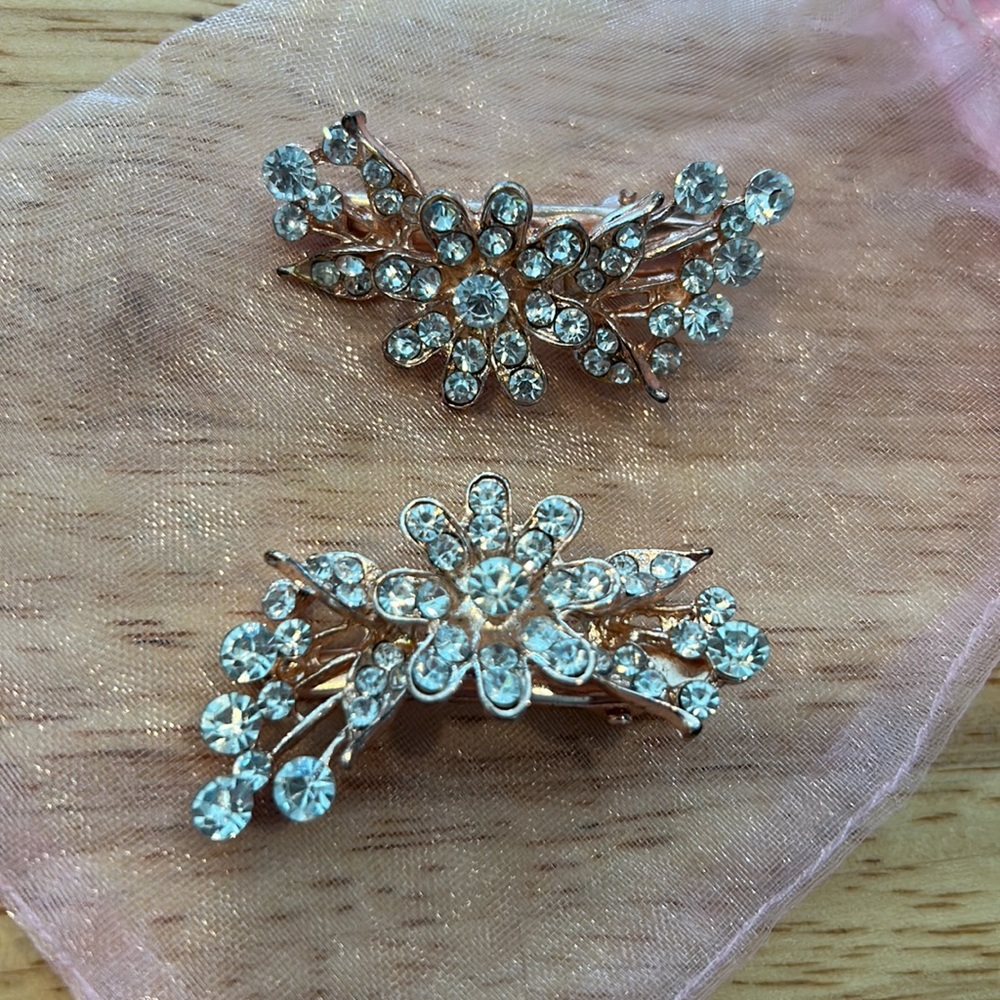 Beautiful Rhinestone Rose Gold Hairclips - Picture 2 of 3